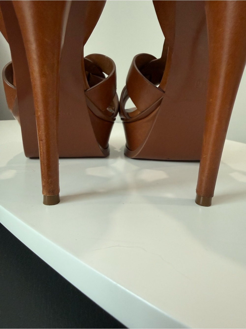 Saint Laurent Tribute Platform 105MM Sandal
Size 40. Worn twice - Picture 11 of 13